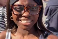 身穿“虛假”特制球衣！巴薩球迷把自己涂黑玩沙灘球嘲諷維尼修斯