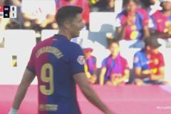 埃里克-加西亞傳中，萊萬近距離頭球攻門遭神撲！