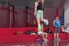 趕上了金元時代的球員，買提江和他的邁凱倫GT