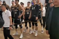 23年遼寧逆轉(zhuǎn)扳平比分2-2回沈陽(yáng) 賽后廣廈把遼寧更衣室鎖了