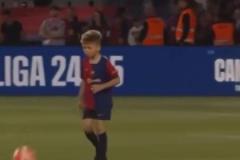 你爹還是你爹，3C用腳后跟擋出兒子的倒掛金鉤！