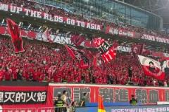 這就是四川球迷對(duì)足球的熱愛(ài)，這里是成都鳳凰山蓉城的魔鬼主場(chǎng)！