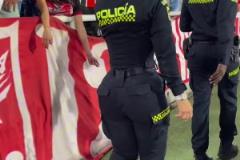 頂級馬甲線！羅德里戈這小身板竟然有這么強(qiáng)壯的女友