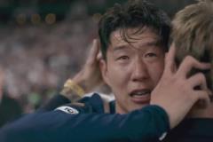 10年熱刺生涯首次奪冠！孫興慜賽后身披韓國國旗抱著隊友落淚！