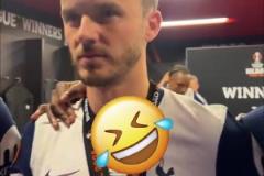 繃不住了！熱刺賽后放歐冠主題曲，幾人一本正經(jīng)列隊入場！